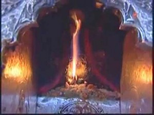 मंदिर में प्रज्‍जवलित ज्योतियों को बुझाने के लिए अकबर ने बनवायी थी नहर