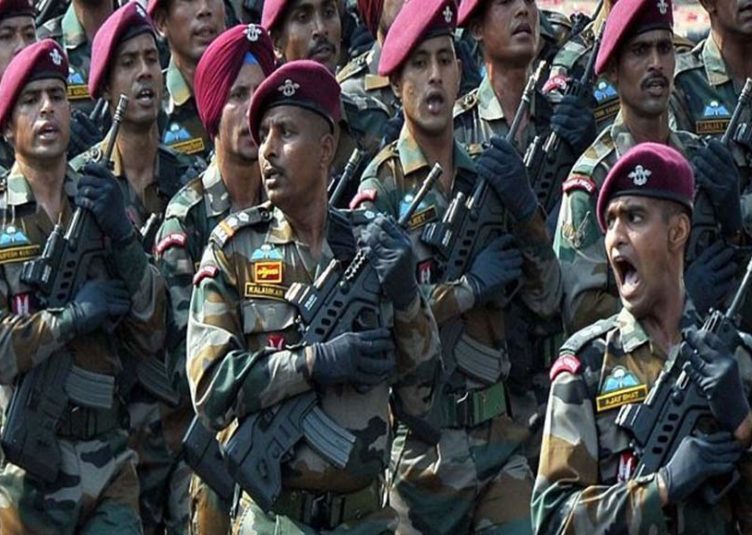 बजट 2019: पहली बार देश का रक्षा बजट बढ़ाकर 3 लाख करोड़ पहुंचा