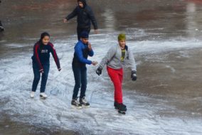शिमला : आईस स्केटिंग रिंक में हुआ सीजन का पहला स्केटिंग सेशन