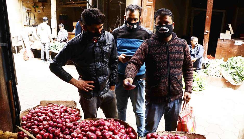 हिमाचल : कोरोना कर्फ्यू में अब तीन घंटे खुलेंगी दुकानें, किस जिले में क्या रहेगा समय....जानें