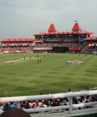 धर्मशाला में होगा बॉलीवुड के सितारों व सांसदों के बीच क्रिकेट मैच