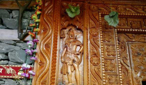 door-of-dev-pashakot-temple