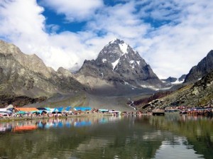 4183 मीटर की ऊंचाई पर बसी यह झील भगवान शिव को समर्पित है