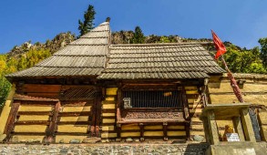 मृकुला-प्राचीन मन्दिर बौद्ध तांत्रिक देवी वज्रवराह को समर्पित रहा है