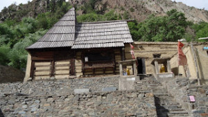कश्मीरी कन्नौज शैली में बना है मंदिर 