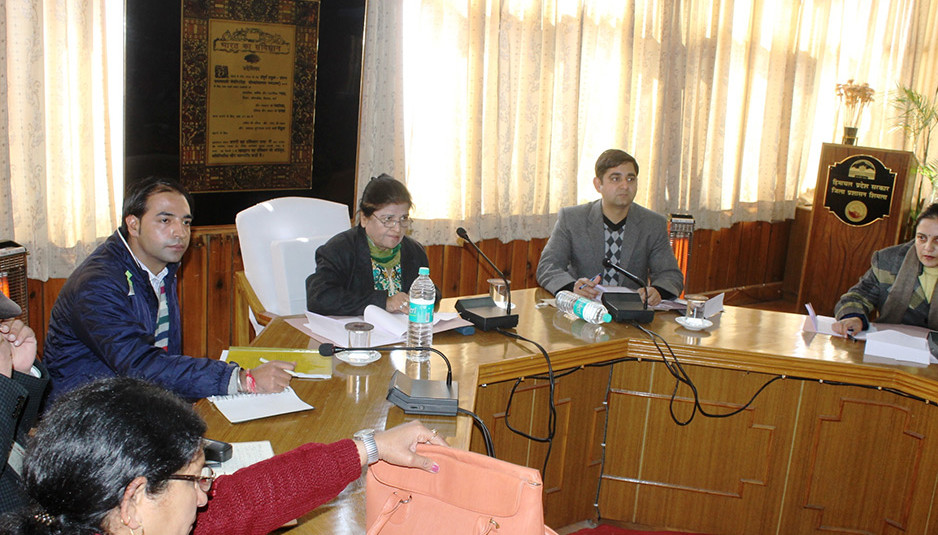 आदर्श ग्राम योजना के तहत सभी विकास कार्यों को समयबद्ध पूर्ण करने के निर्देश