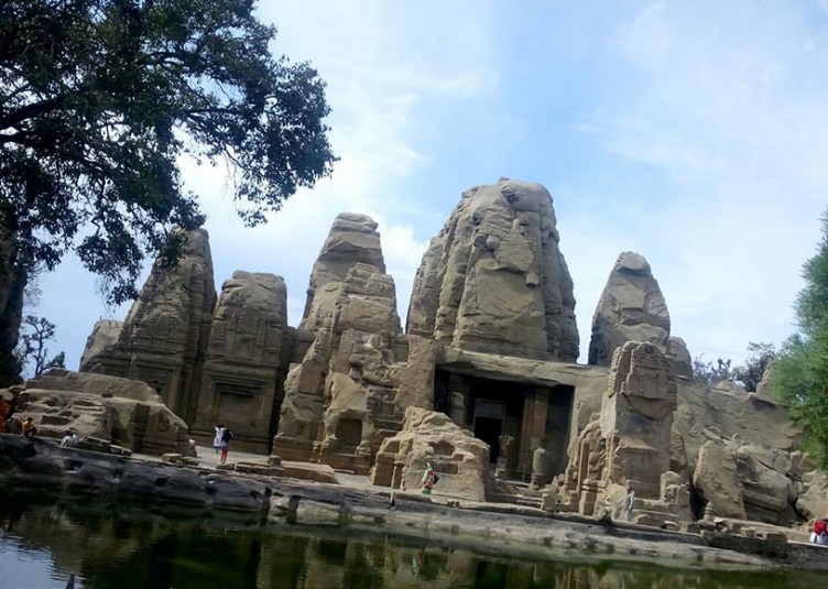 पांडवों ने अपने अज्ञातवास के दौरान किया था मसरूर मंदिर का निर्माण