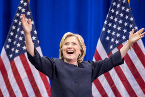 अमेरिकी : हिलेरी क्लिंटन ने रचा इतिहास, बनी राष्ट्रपति पद की उम्मीदवारी हासिल करने वाली पहली महिला
