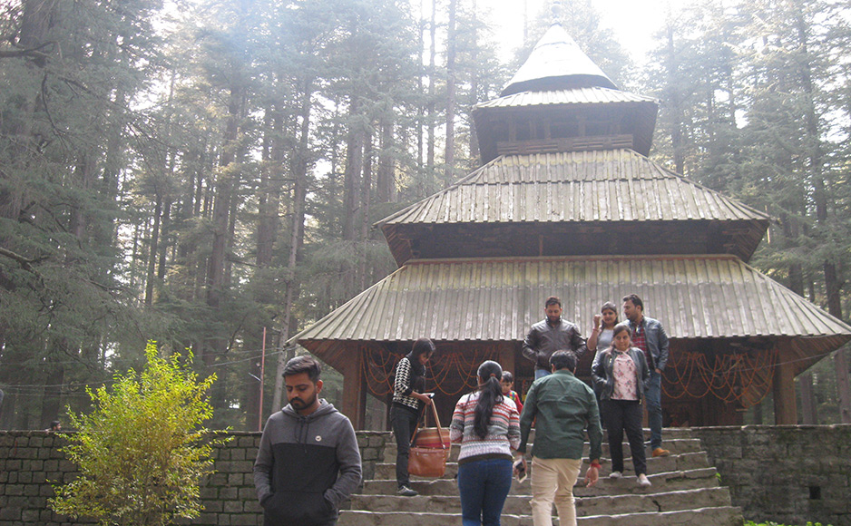 मनाली के देवदार जंगलों में बसा पैगोडा शैली का कलात्मक मंदिर "हिडिम्बा"