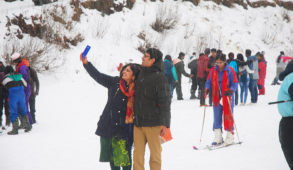 हिमाचल में.....बारिश-बर्फबारी