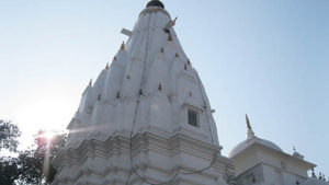 श्री ब्रजेश्वरी देवी मन्दिर की प्रतिष्ठा के सम्बंध में पुराणों में वर्णित गाथाओं के अनुसार यहां सती वज्र रूप में अवतरित हुई