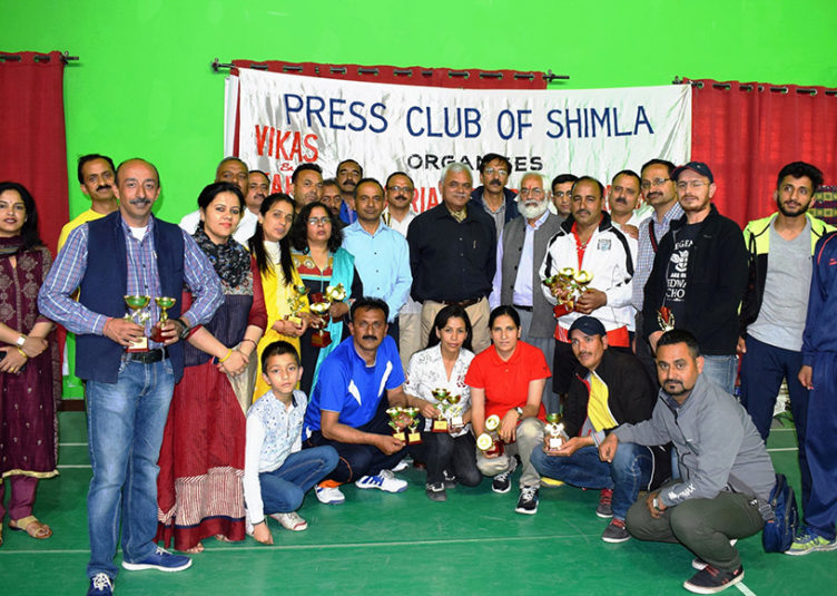 प्रेस क्लब ऑफ शिमला द्वारा आयोजित “स्पोर्टस टूर्नामेंट” संपन्न, डीसी शिमला ने किया विजेताओं को सम्मानित