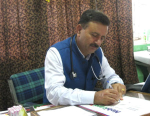 शिमला के इंदिरा गाँधी मेडिकल कॉलेज व अस्पताल (IGMC) के मेडिसिन विभाग के सहायक प्रोफेसर डॉ. प्रेम मच्छान