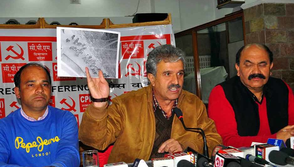 आरएसएस के लोग कर रहे हैं विवि में मौहाल बिगाड़ने की कोशिश : माकपा