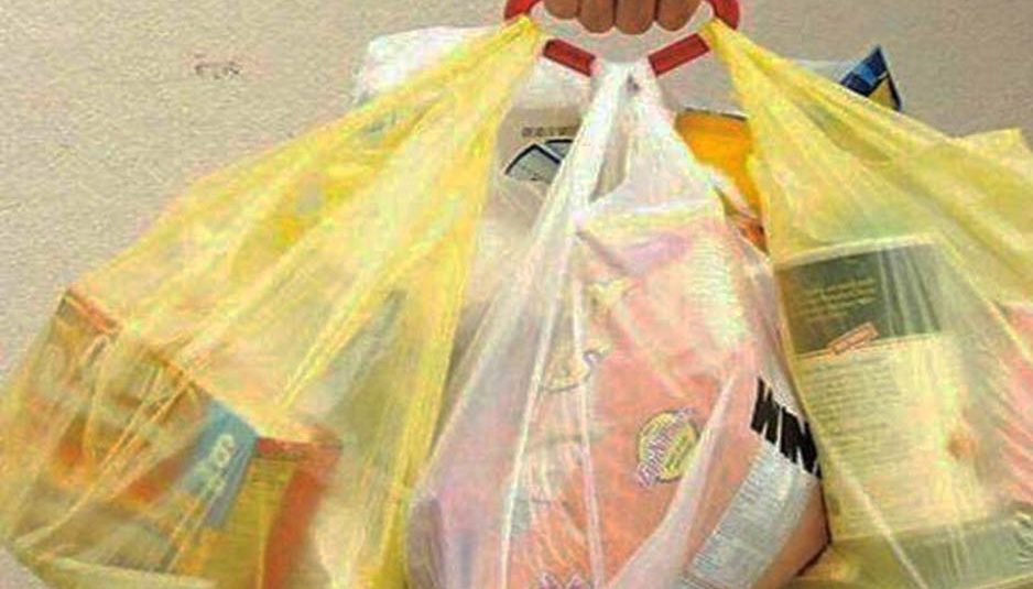 सोलन: प्लास्टिक के लिफाफे इस्तेमाल करते पकड़े 9 दुकानदार, जुर्माने के तौर में 9 हजार रुपए वसूले